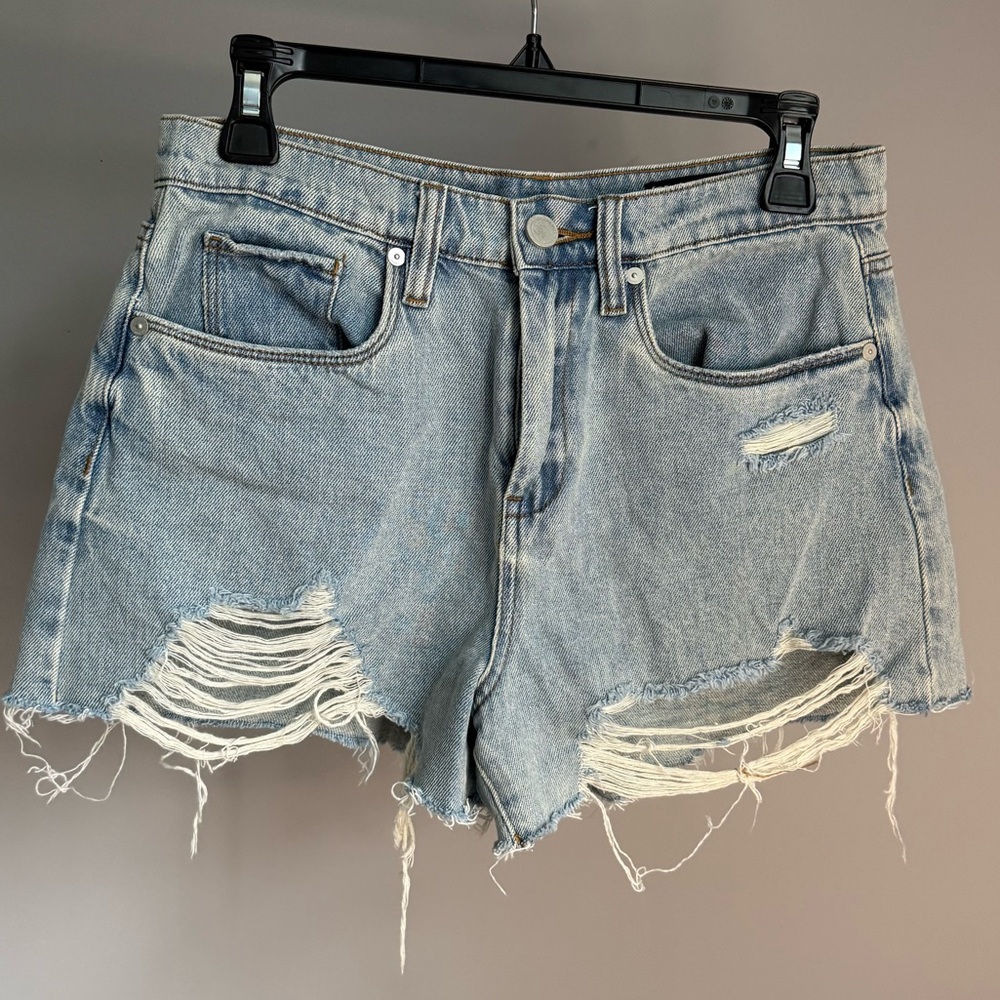 Blank NYC Women's Ripped The Barrow Jean Shorts in Light Wash Size 28